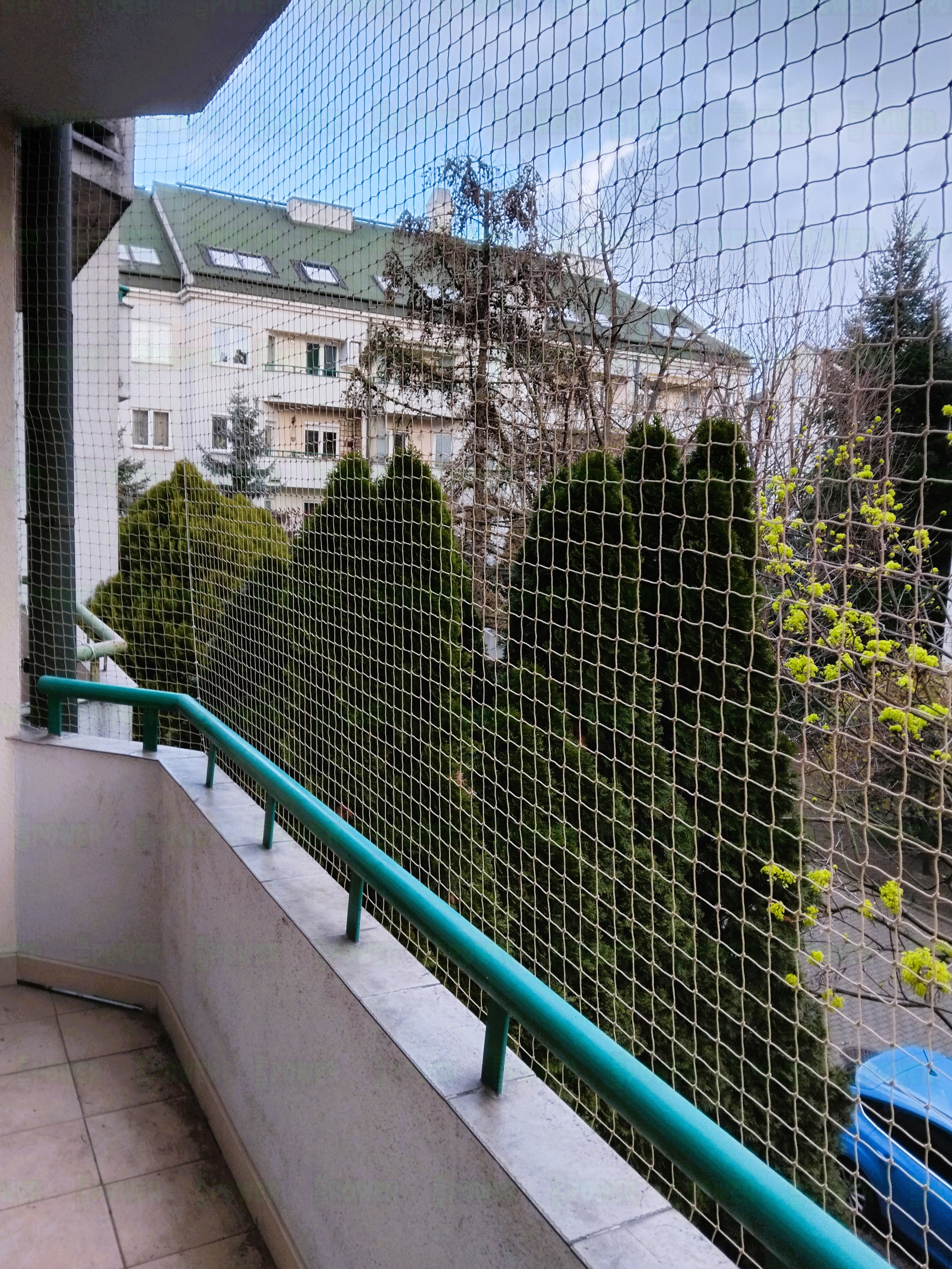 Siatka zabezpieczająca balkon dla kotów montaż Warszawa