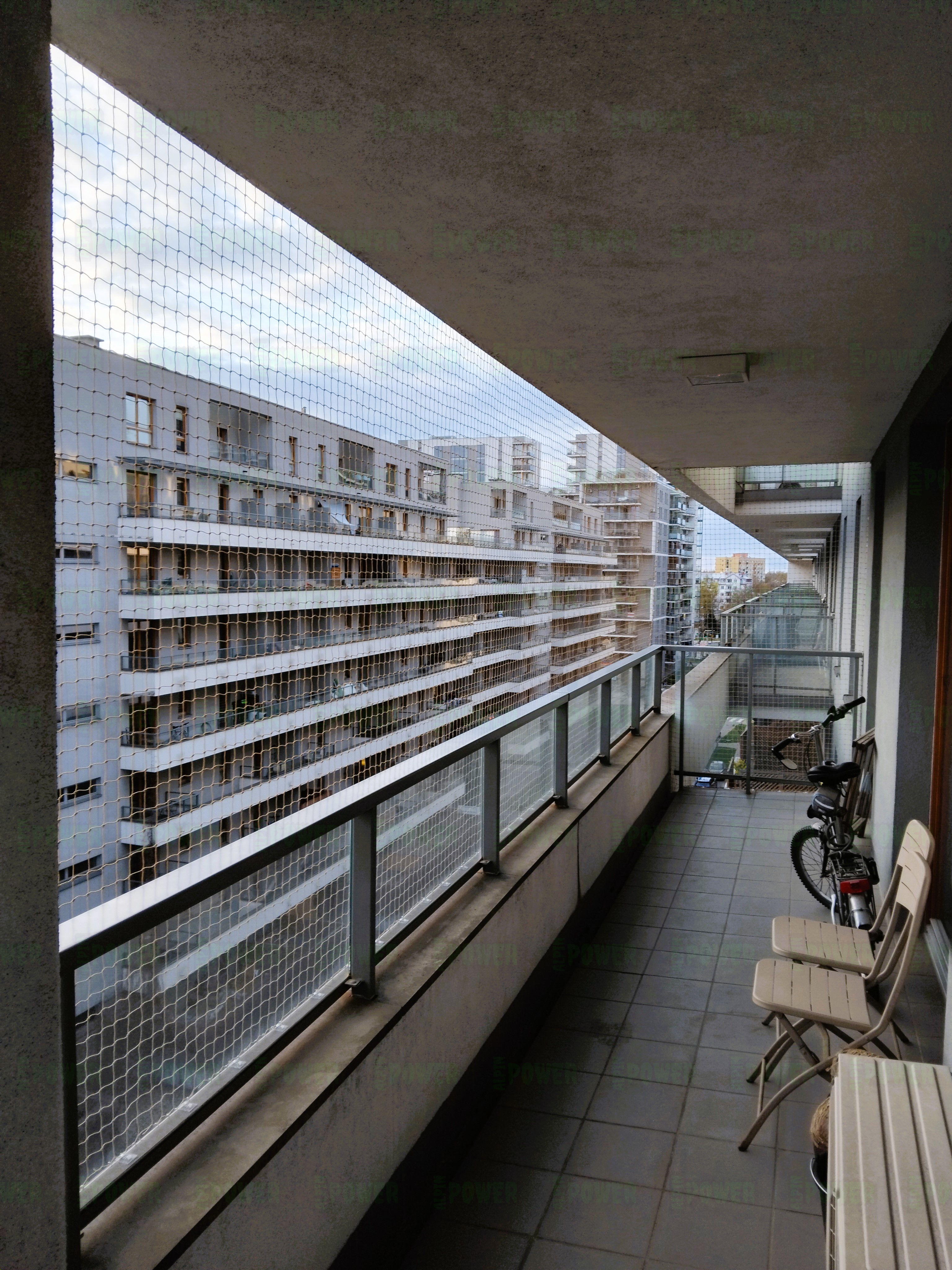 Siatka wzmocniona dla kota na balkon montaż bez wiercenia Warszawa