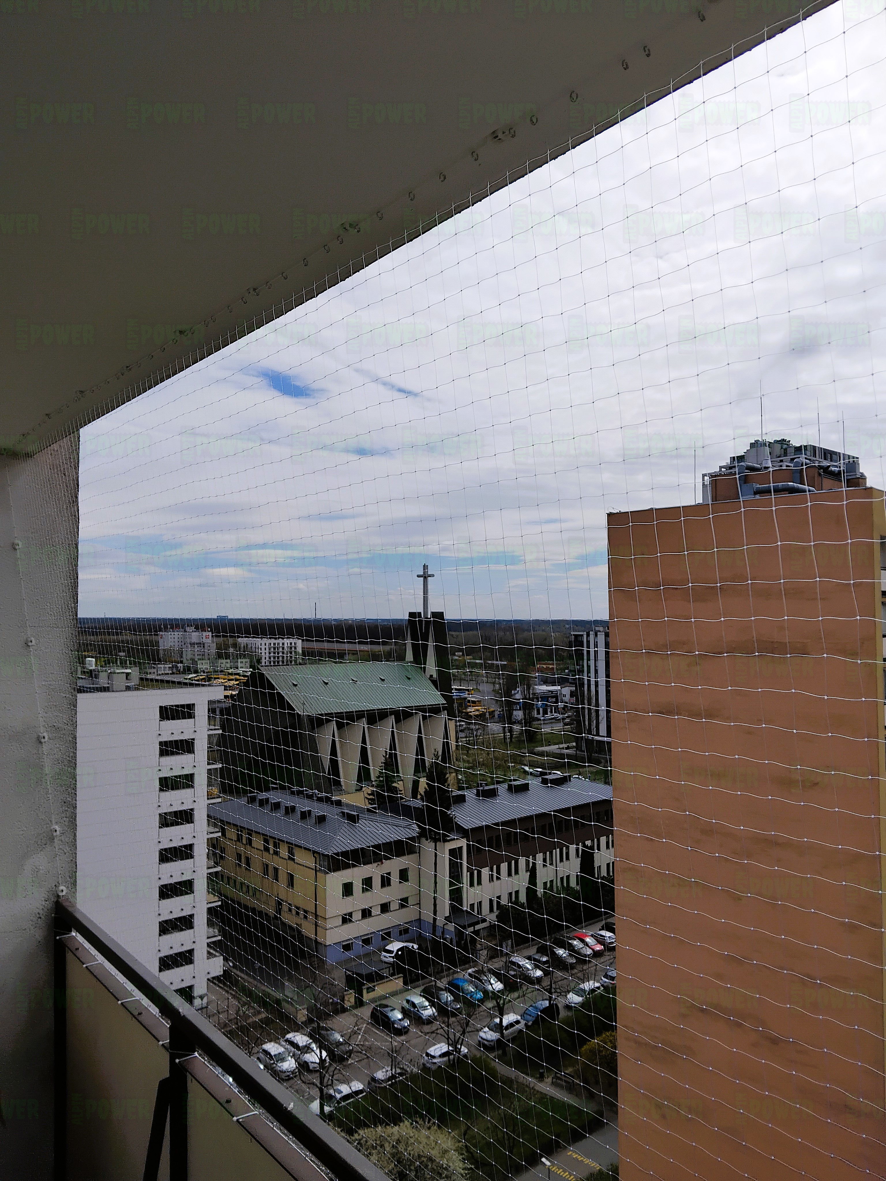 Siatki zabezpieczające przed ptakami montaż Warszawa