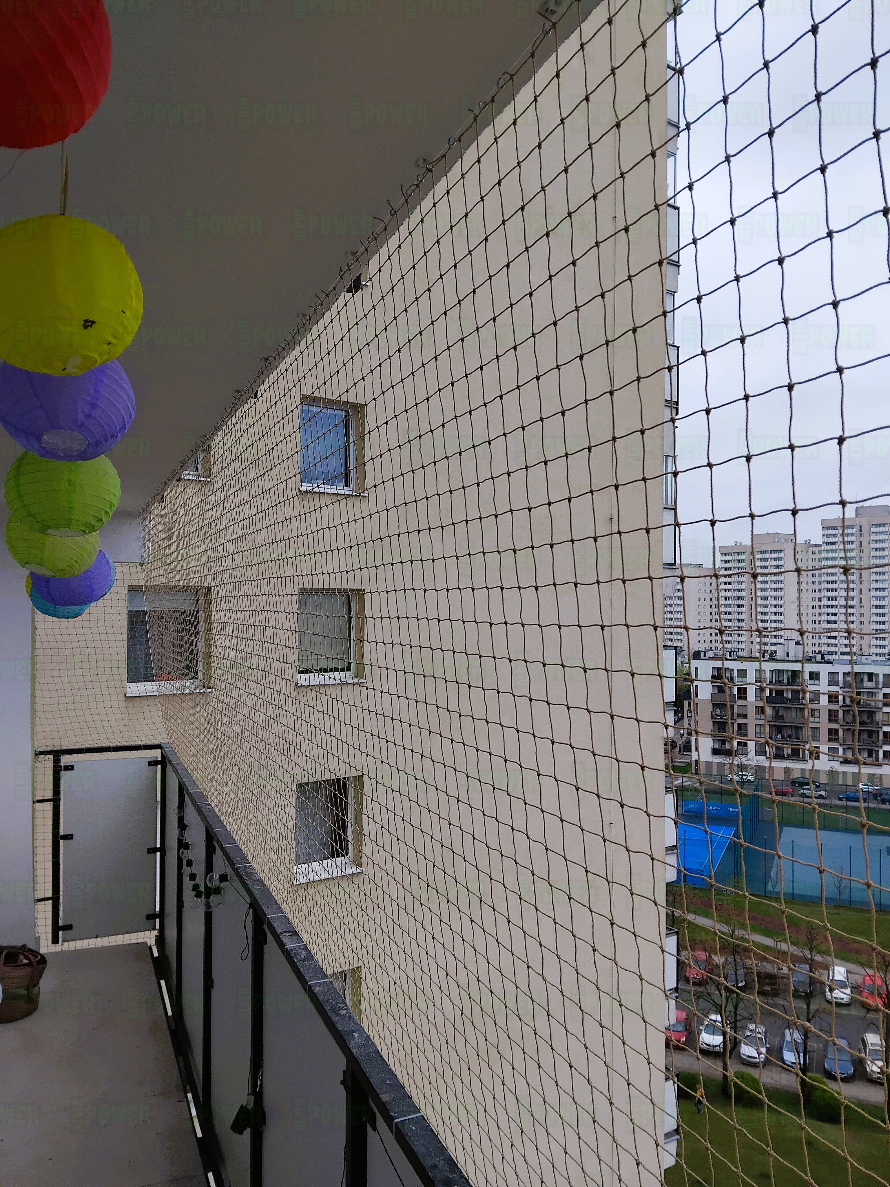 Siatka wzmocniona dla kota na balkon montaż Warszawa