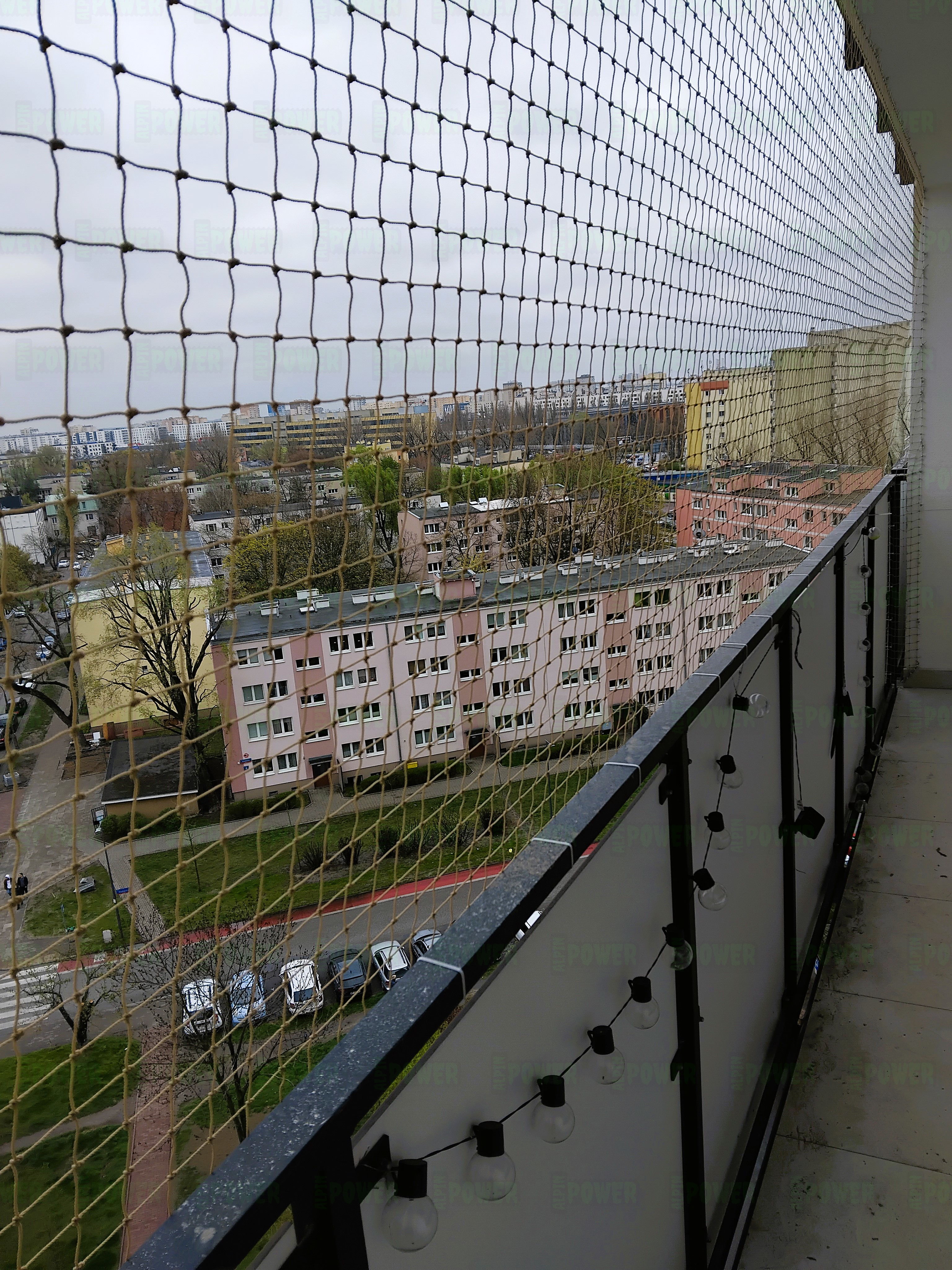 Siatka wzmocniona dla kotów na balkon montaż Warszawa 