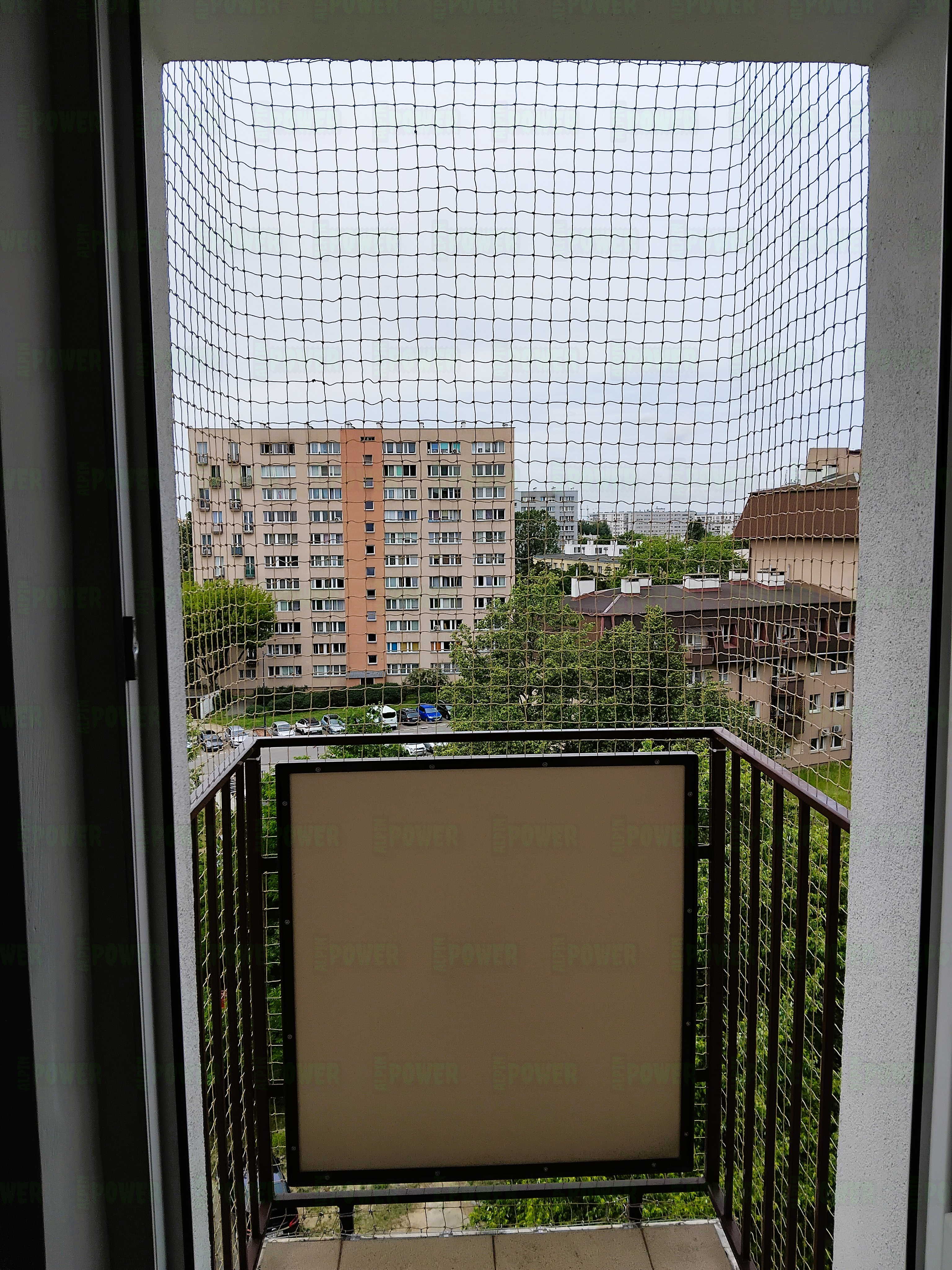  Siatka ochronna na balkon dla kotów bez wiercenia