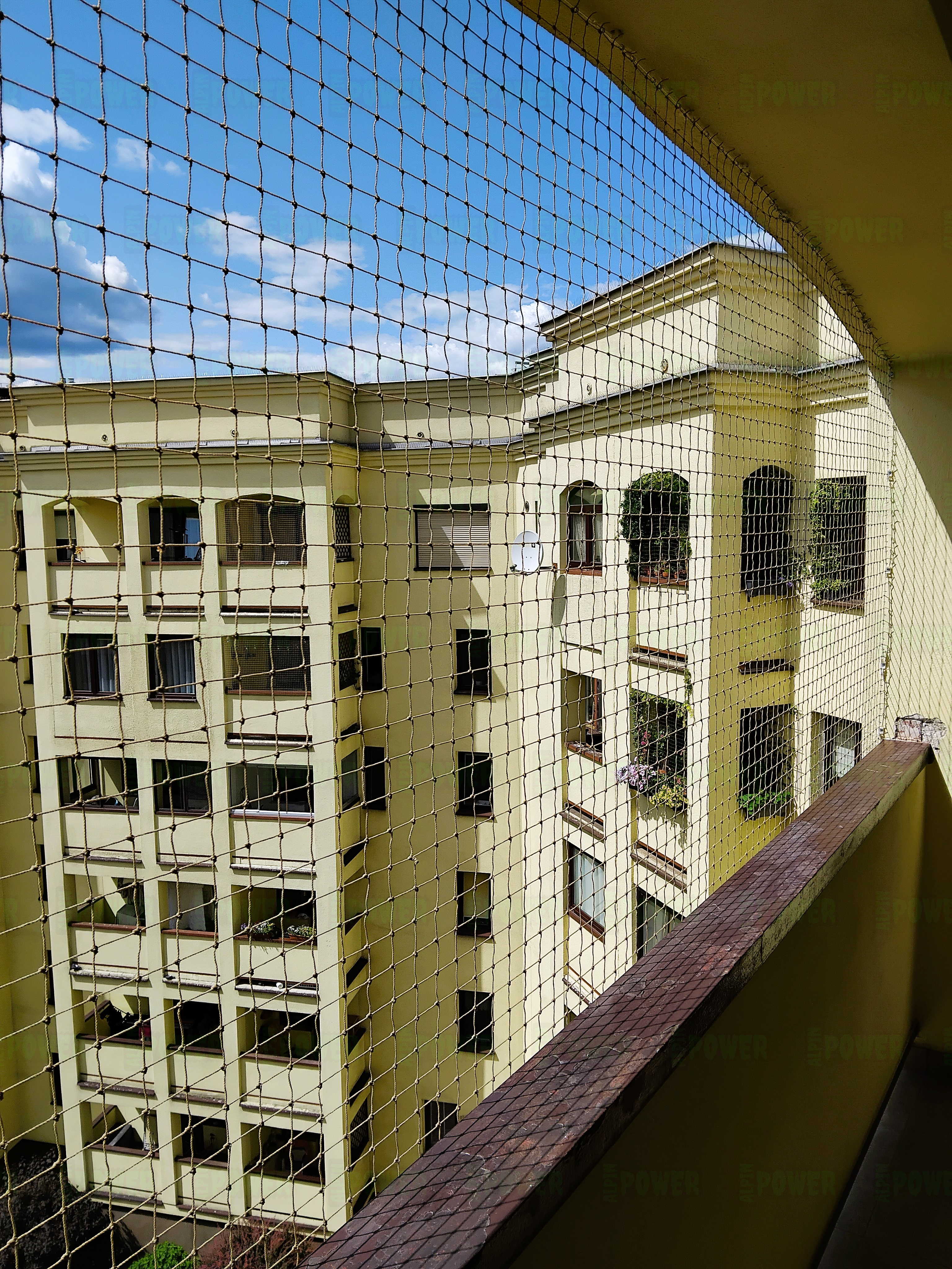  Siatka ochronna na balkon dla kotów montaż Warszawa