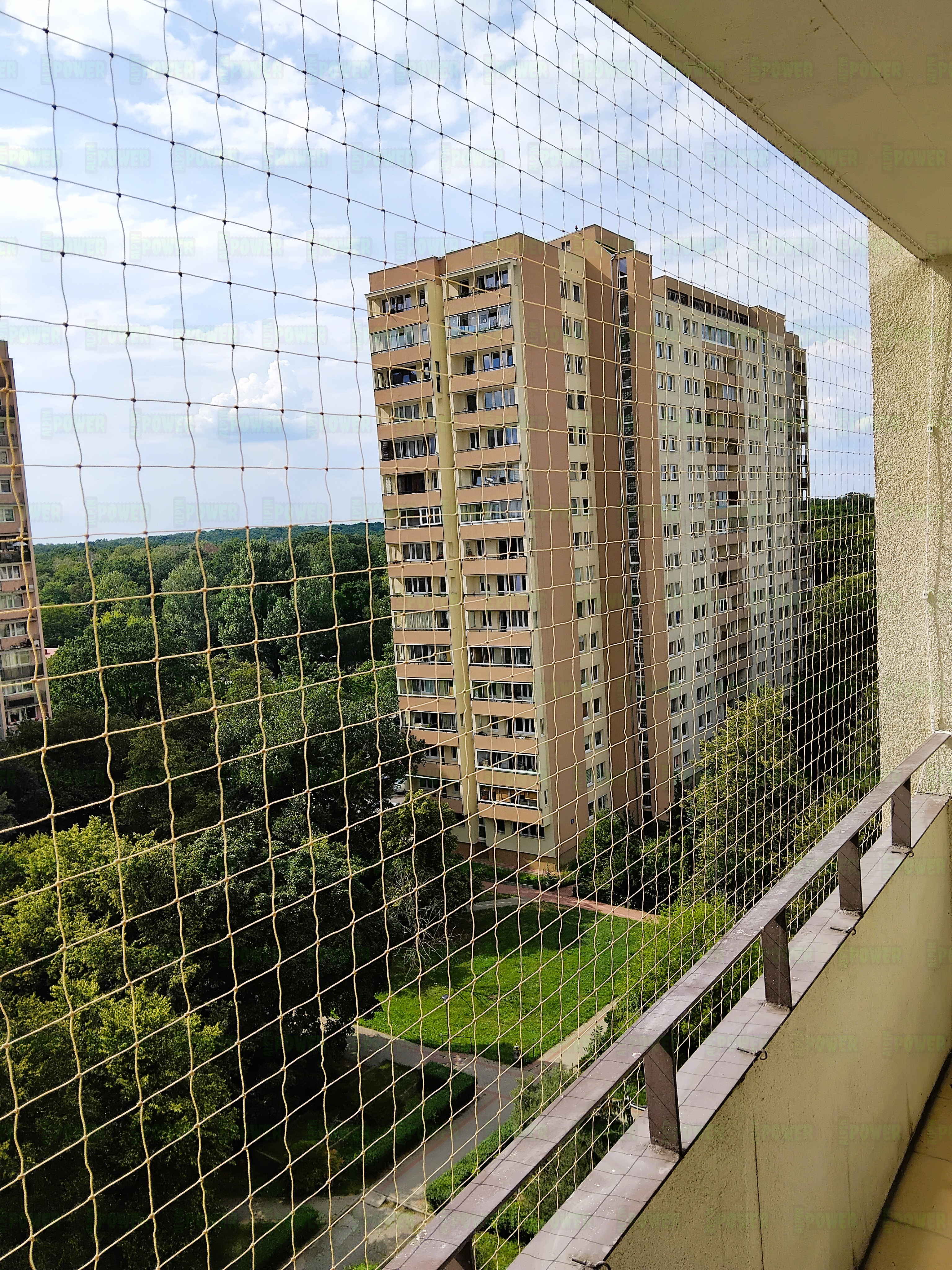  Siatka ochronna na balkon przeciw ptakom