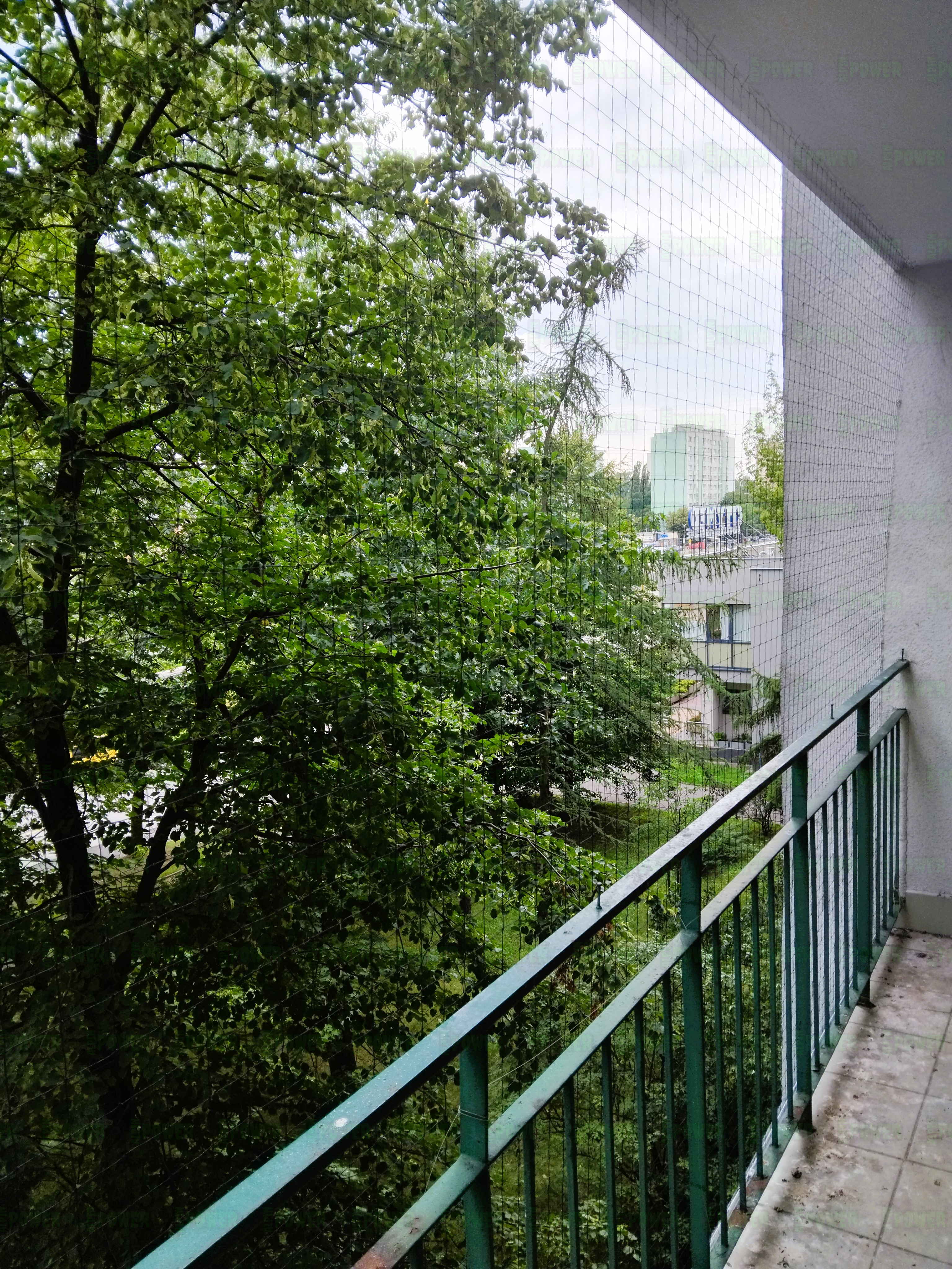  Siatka na balkon przeciw ptakom montaż