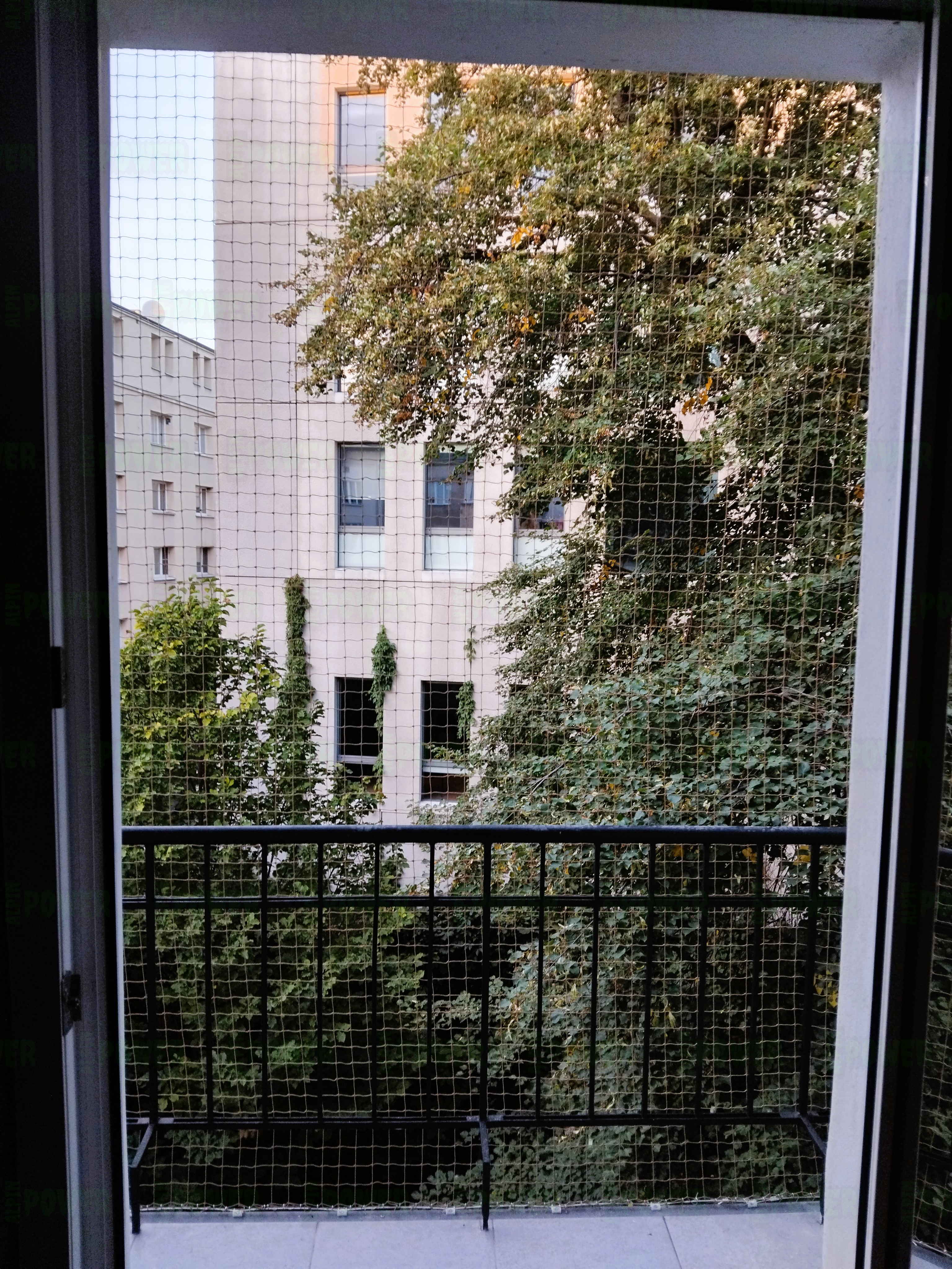  Siatka zabezpieczająca balkon dla kota